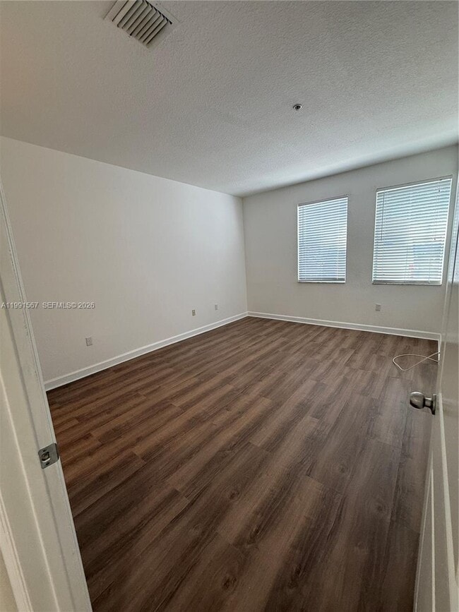 Building Photo - 2113 Shoma Dr