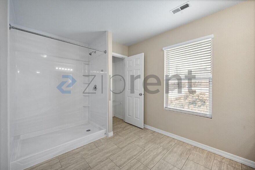 Building Photo - 13764 Rosie Ln