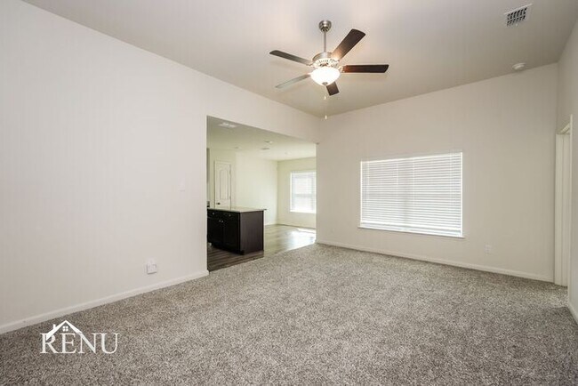 Building Photo - 123 Palomino Bnd Dr