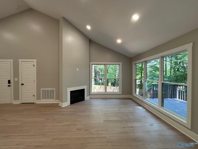 Building Photo - 245 Pine Ridge Rd