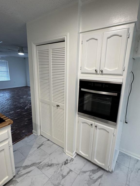 Building Photo - 1413 Briarhurst Dr
