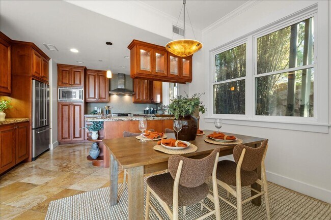 Building Photo - 411 Orange Ave