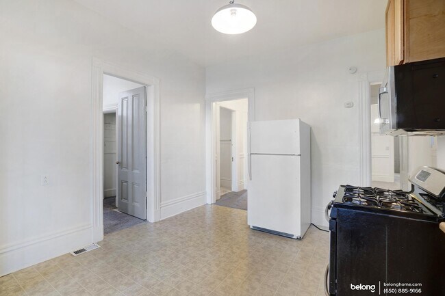 Building Photo - 1618 Grove St