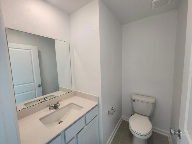 Building Photo - 2724 Skyline Lp