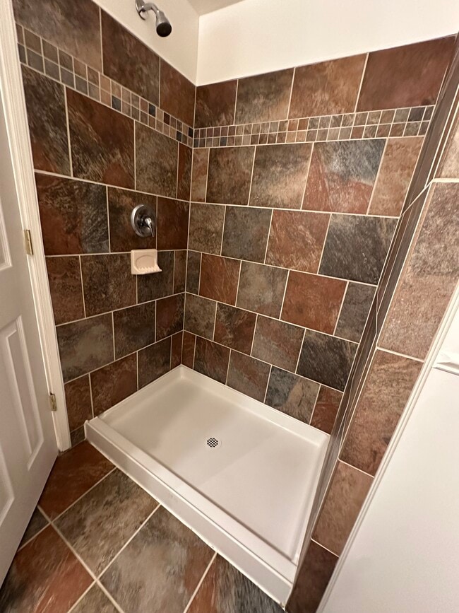 Building Photo - 854 Redwood Trail