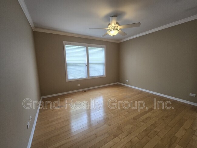 Building Photo - 217 Lexington Ct