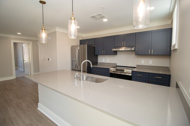 Building Photo - Sophisticated Downtown Living with Histori...