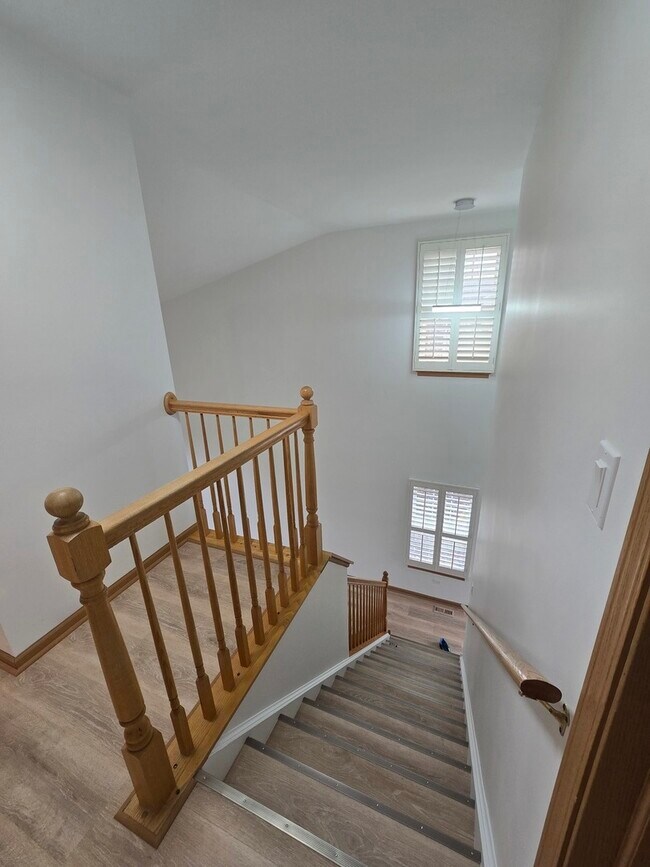 Building Photo - 4135 Oak Tree Ln