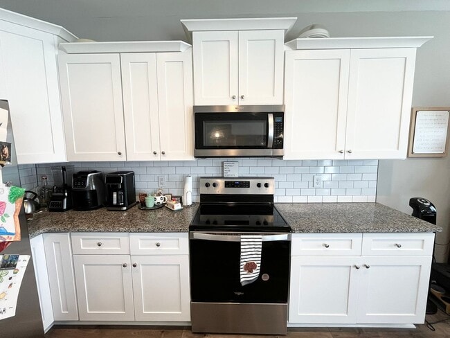 Building Photo - Private 3BD, 2.5BA Home with Modern Finishes, Back Deck and Large Yard, on a Nearly Half Acre Lot