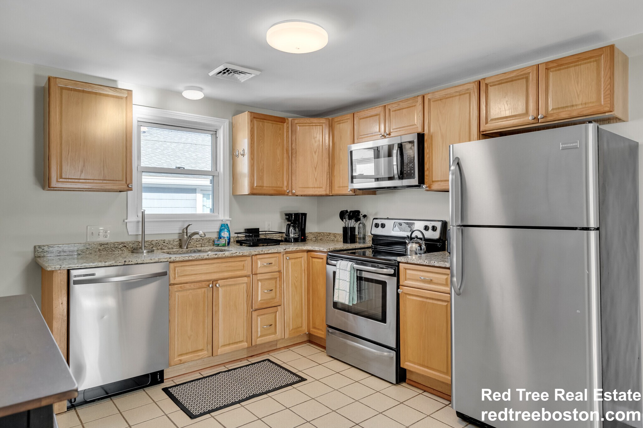 Building Photo - 74 Dunboy St