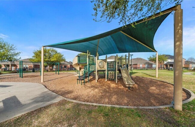 Building Photo - 15219 Bartlett Landing Dr