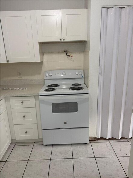 Building Photo - 5313 NW 23rd St