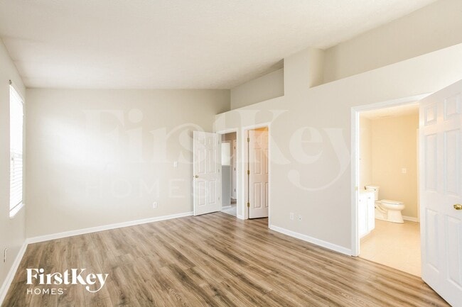 Building Photo - 445 Winterwood Dr