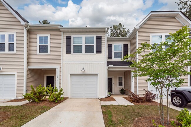 Building Photo - 3 Bedroom 2.5 Bath Single Family Home in W...