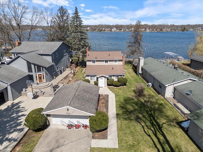 Building Photo - 4500 Island Park Dr