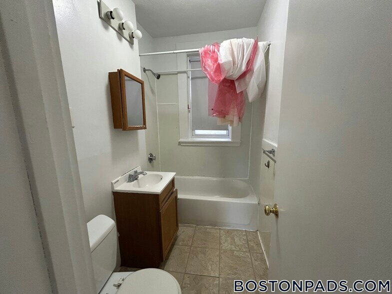 Building Photo - 1175 Boylston St