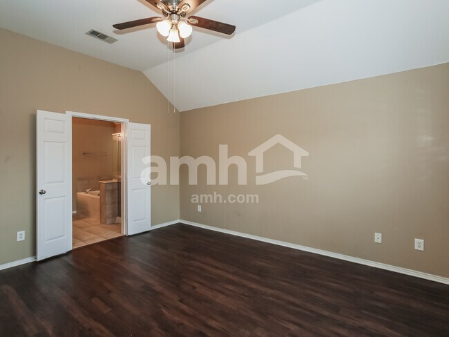 Building Photo - 2024 Shady Glen Trail