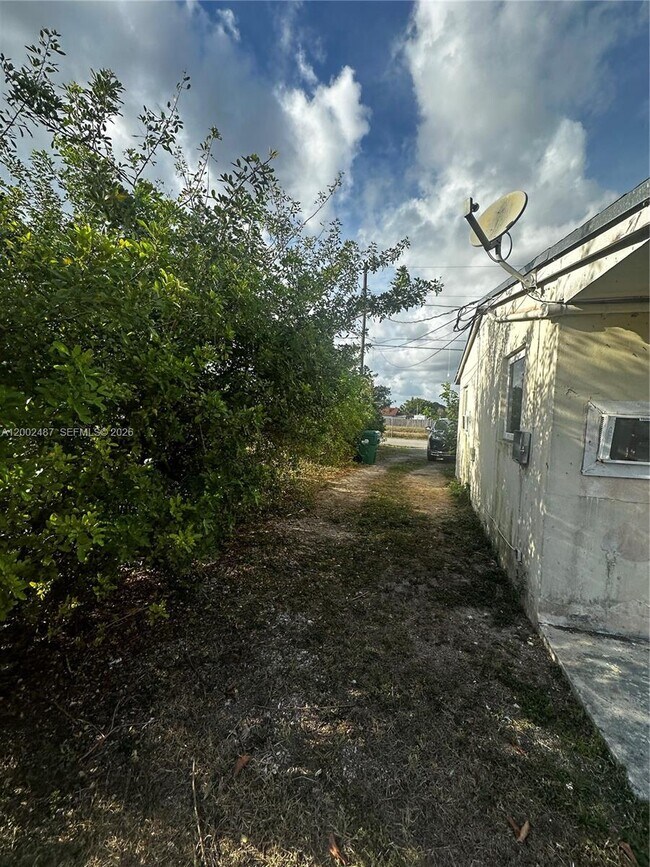 Building Photo - 11862 SW 212th St