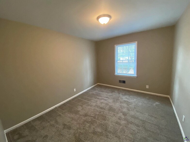Building Photo - 3217 Misty Valley Dr