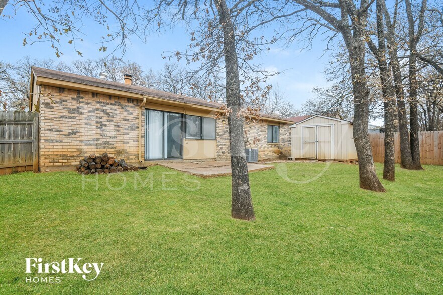 Building Photo - 3724 Mulberry Ln