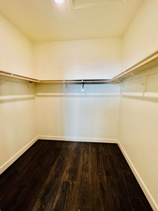 Building Photo - 1114 Lahontan Dr