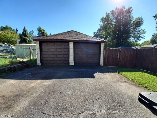 Building Photo - 47 Hackensack Ave