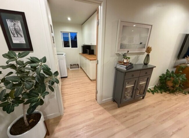 Building Photo - Coming soon! 06-15-26 Newly Remodeled Furnished Oceanside Retreat with Green Space Views 3 bedroo...