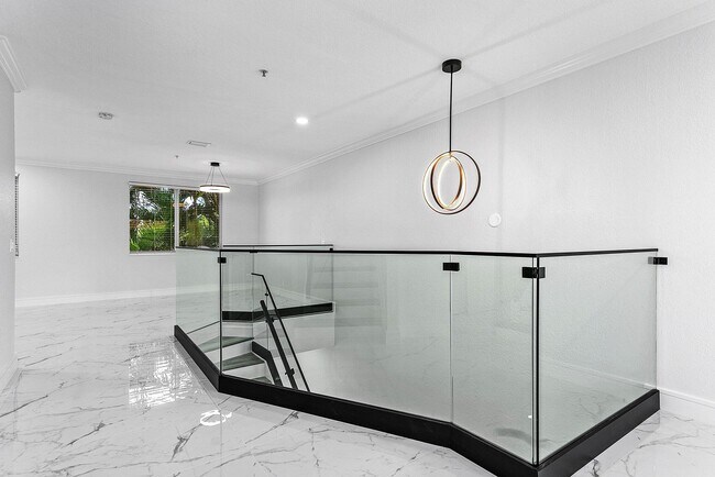 Building Photo - 3006 Waterside Cir