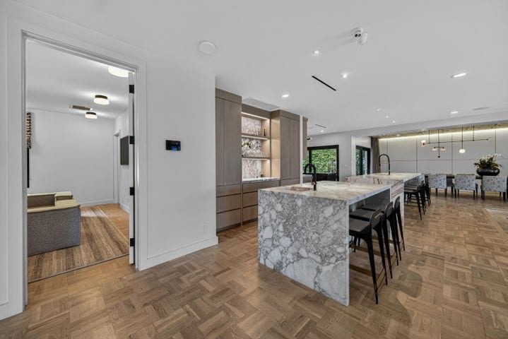 Building Photo - 420 SE 17th Ave