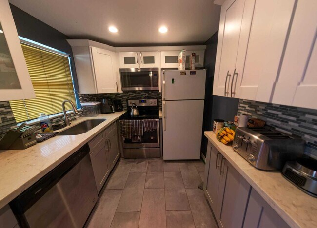 Building Photo - 4101 NW 26th St