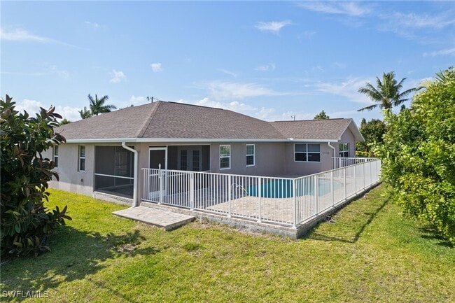 Building Photo - 3737 SW 13th Ave