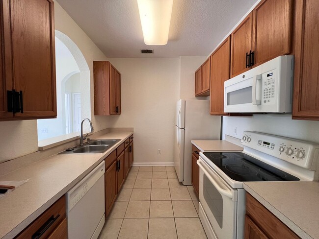 Building Photo - Great apartment at Stonebridge Commons