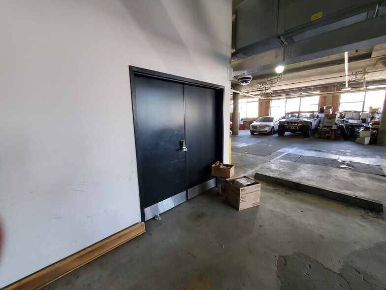 Building Photo - 411 N 22nd St