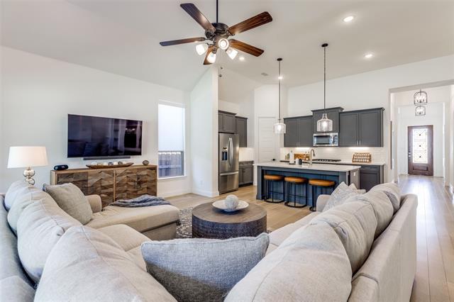 Building Photo - 8221 Legacy Oak Dr