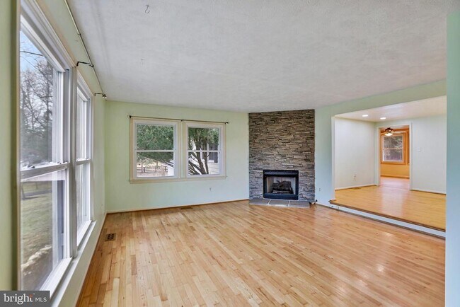 Building Photo - 39362 Rickard Rd