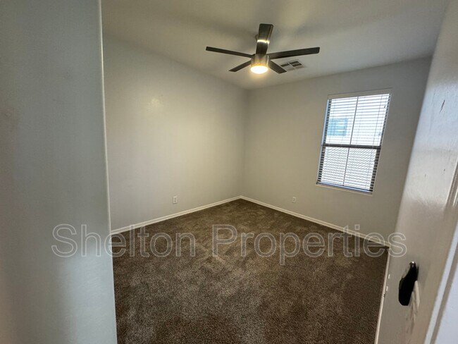 Building Photo - 20553 W Hamilton St