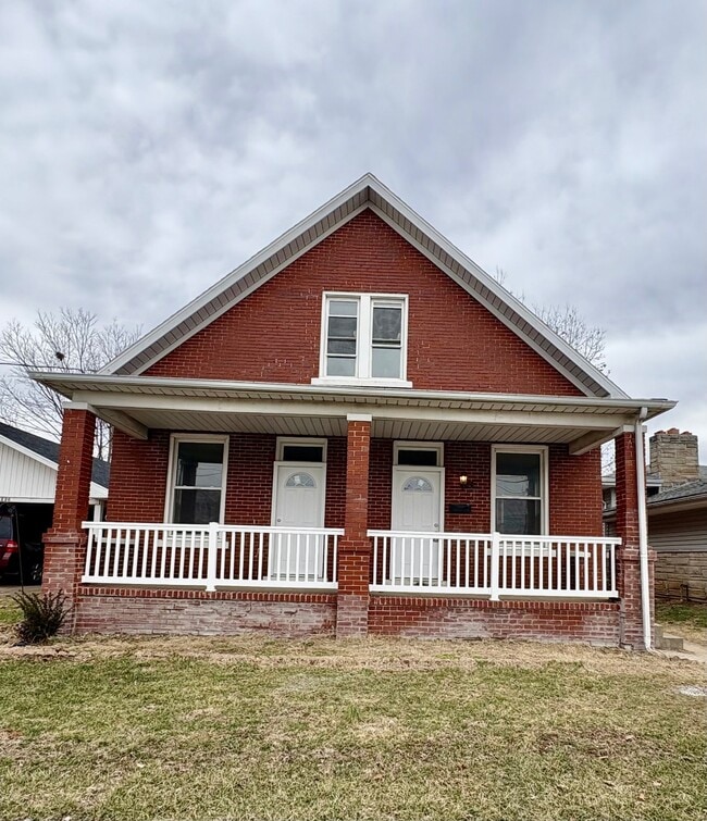 Building Photo - 1210 Main St