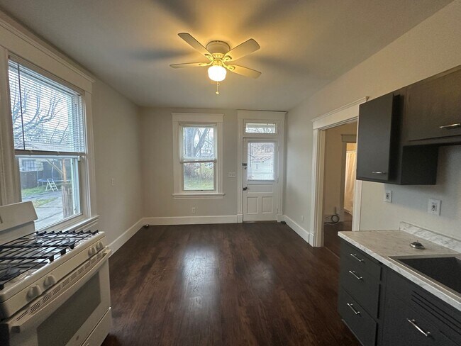 Building Photo - Cozy Duplex in Cheviot