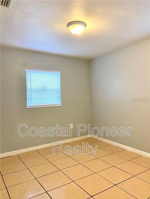 Building Photo - 9502 N 11th St