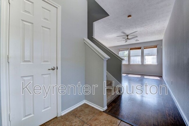 Building Photo - 47 Wickerdale Pl