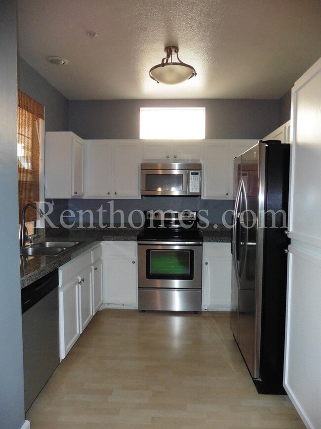 Building Photo - Rancho Bernardo, 18752 Caminito Cantilena #164- Gated Complex, Community Pools and Spas, Tennis C...