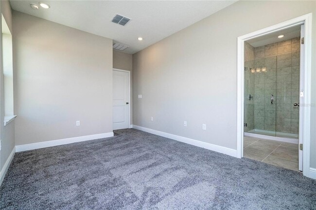 Building Photo - 16350 Hamlin Vw St