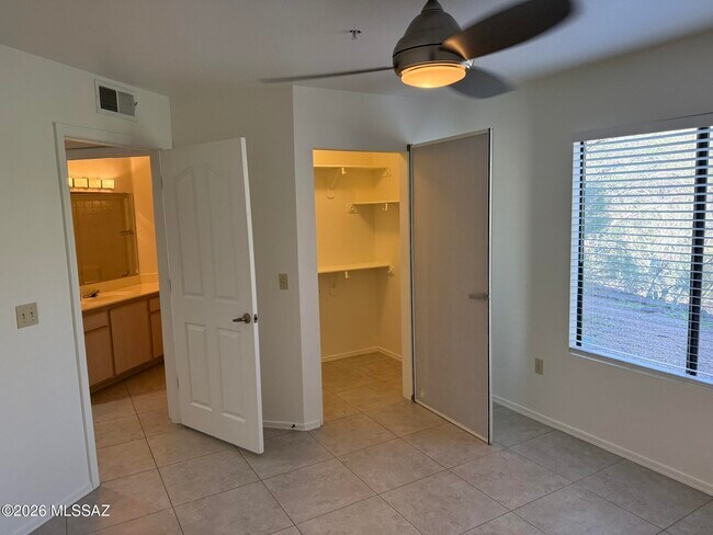 Building Photo - 5751 N Kolb Rd