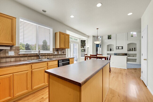 Building Photo - Wonderful home located in Broomfield with ...