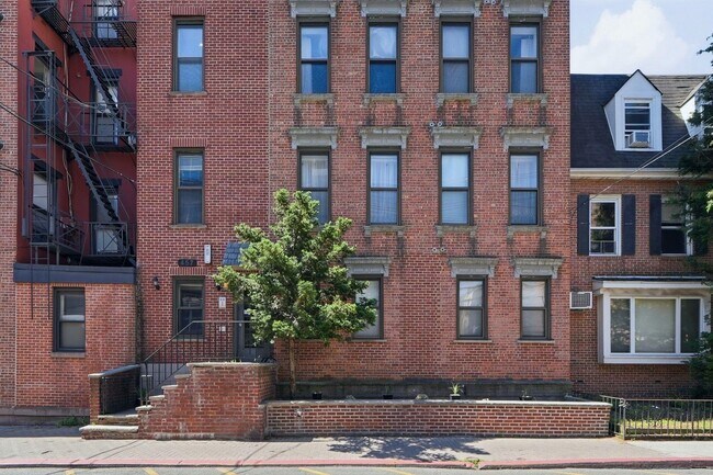 Building Photo - 457 2nd St