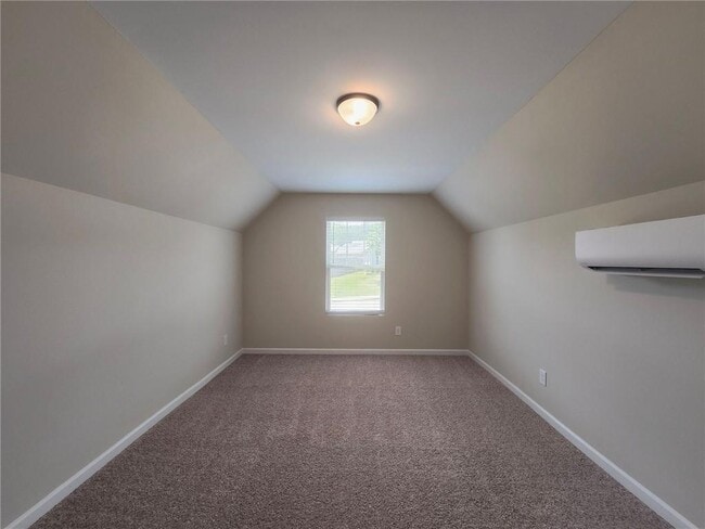 Building Photo - 105 Flowing Trail