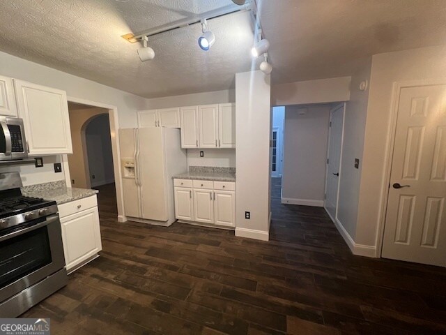 Building Photo - 3320 Northcliff Dr