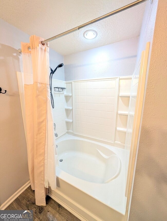 Building Photo - 215 Brooklet Cir