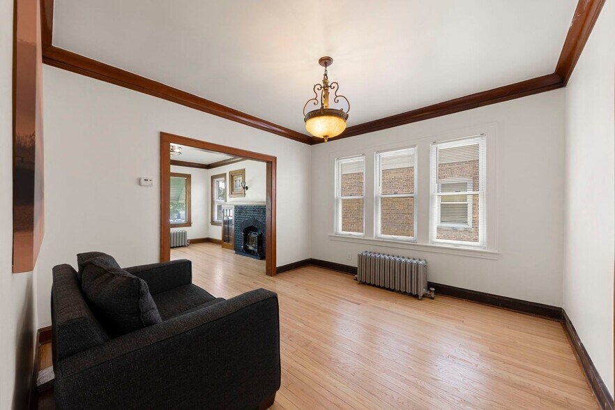 Building Photo - 636 S 19th Ave