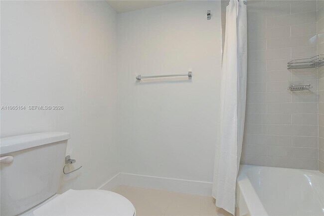 Building Photo - 995 SW 84th Ave